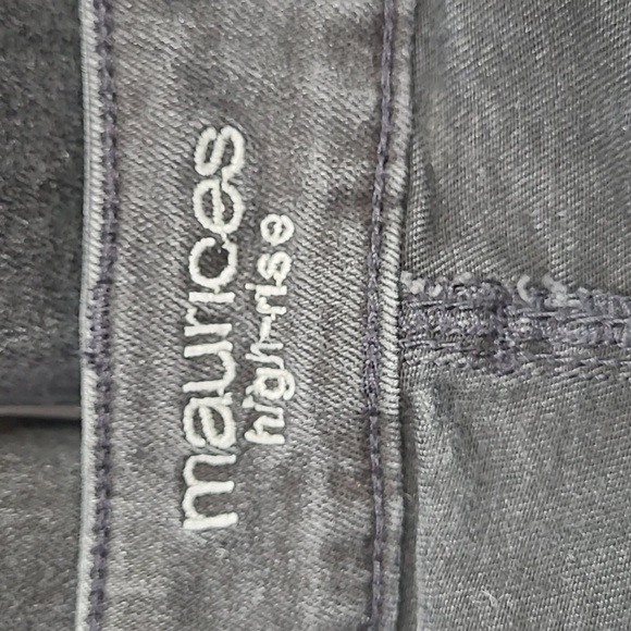 Maurices SZ Large Short Jeans Jeggings Black Distressed Denim High Rise Goth - Picture 9 of 13